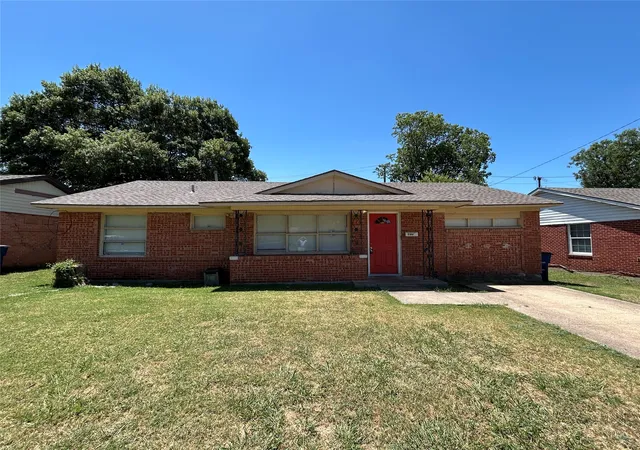 Photo 1 of Single family home for sale at 130 W Cherry Point Dr, Dallas, TX 75232 | MLS# 21328538 | Listing updated on 2026-08-05