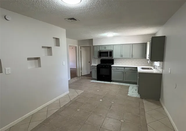 Photo 3 of Single family home for sale at 130 W Cherry Point Dr, Dallas, TX 75232 | MLS# 21328538 | Listing updated on 2026-08-05
