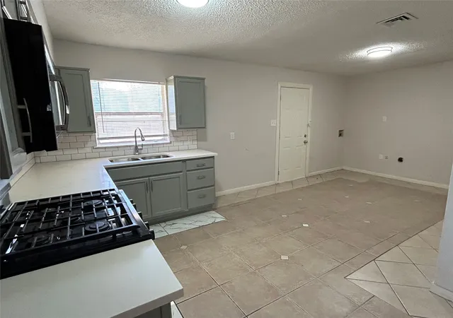 Photo 4 of Single family home for sale at 130 W Cherry Point Dr, Dallas, TX 75232 | MLS# 21328538 | Listing updated on 2026-08-05