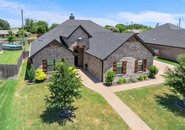 Photo 39 of Single family home for sale at 932 Gallant Fox Rd, Hewitt, TX 76643 | MLS# 21328550 | Listing updated on 2026-10-02