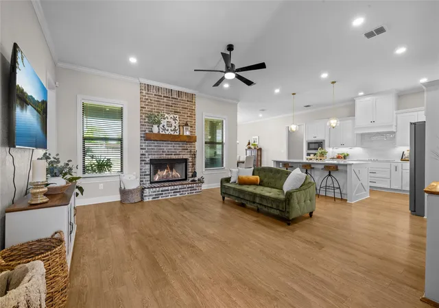 Photo 3 of Single family home for sale at 932 Gallant Fox Rd, Hewitt, TX 76643 | MLS# 21328550 | Listing updated on 2026-10-02