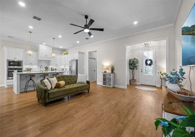 Photo 4 of Single family home for sale at 932 Gallant Fox Rd, Hewitt, TX 76643 | MLS# 21328550 | Listing updated on 2026-10-02