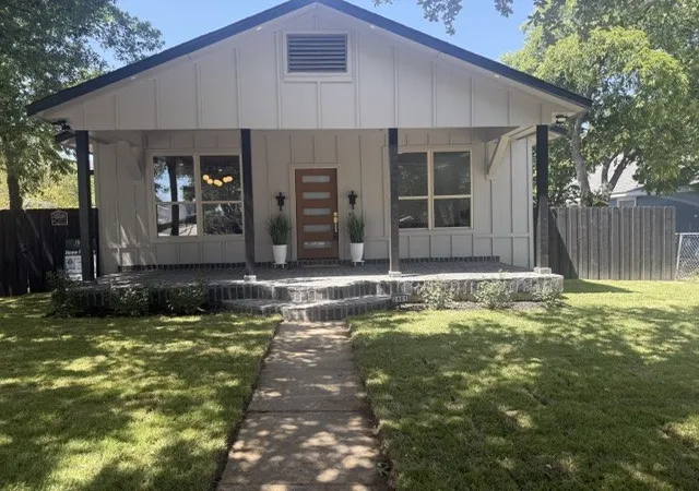 Photo 1 of Sale Pending at 2401 Ingersoll St, Dallas, TX 75212 | MLS# 21324454 | Listing updated on 2026-08-28