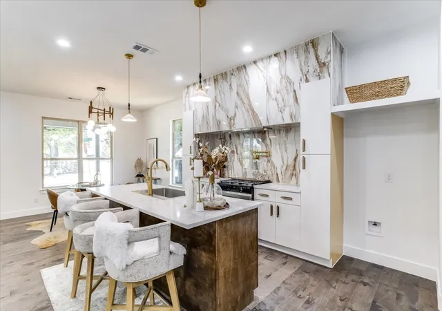 Photo 3 of Sale Pending at 2401 Ingersoll St, Dallas, TX 75212 | MLS# 21324454 | Listing updated on 2026-08-28