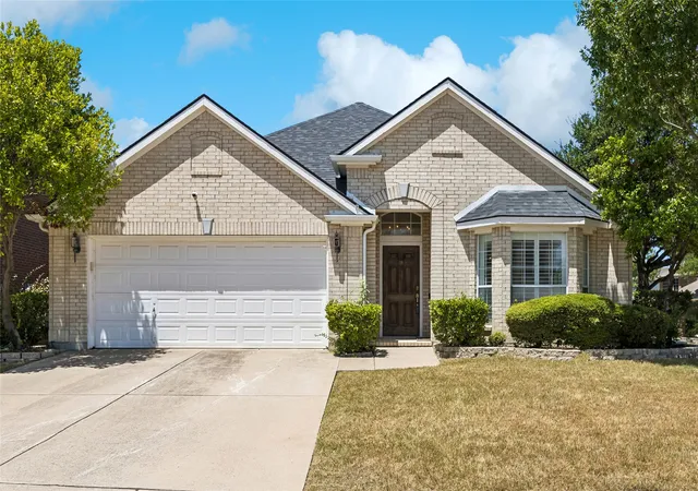 Photo 1 of Single family home for sale at 5787 Walnut Creek Dr, Fort Worth, TX 76137 | MLS# 21327686 | Listing updated on 2026-08-30