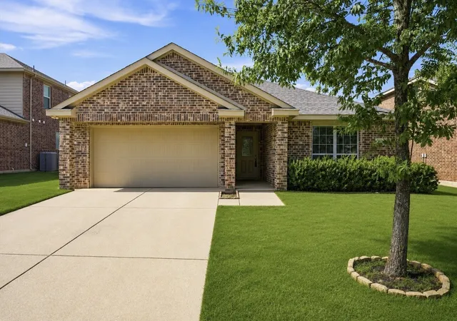 Photo 1 of Single family home for sale at 402 Fountain View Ln, Josephine, TX 75173 | MLS# 21328613 | Listing updated on 2026-09-20