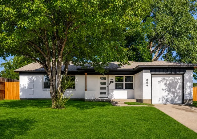 1st image of 609 Warren Dr, Garland, TX 75042 | MLS# 21315317