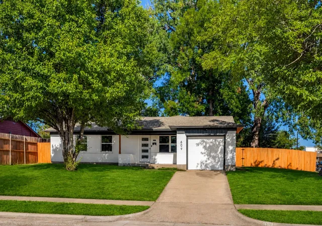 2nd image of 609 Warren Dr, Garland, TX 75042 | MLS# 21315317