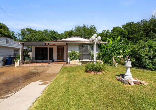Photo 1 of Single family home for sale at 2410 S Franklin St, Dallas, TX 75233 | MLS# 21328617 | Listing updated on 2026-08-22