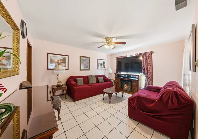Photo 3 of Single family home for sale at 2410 S Franklin St, Dallas, TX 75233 | MLS# 21328617 | Listing updated on 2026-08-22
