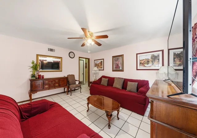 Photo 4 of Single family home for sale at 2410 S Franklin St, Dallas, TX 75233 | MLS# 21328617 | Listing updated on 2026-08-22