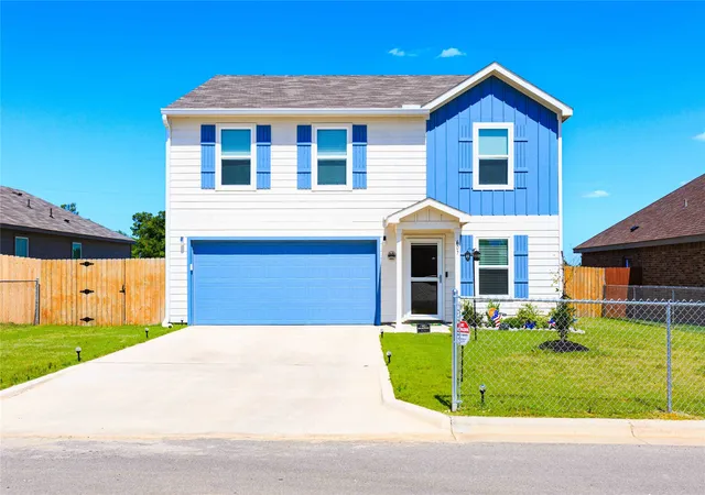 Photo 1 of Single family home for sale at 607 Clear Creek Ct, Clyde, TX 79510 | MLS# 21328683 | Listing updated on 2026-08-22
