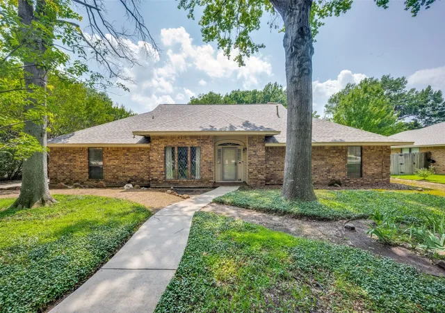 Photo 1 of Single family home for sale at 2144 Savannah Trl, Denton, TX 76205 | MLS# 21328251 | Listing updated on 2026-08-22
