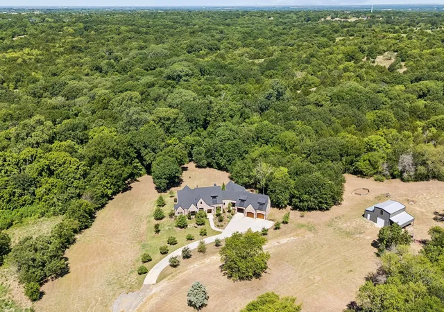 Photo 3 of Single family home for sale at 468 Andrews Rd, Ennis, TX 75119 | MLS# 21328580 | Listing updated on 2026-07-12