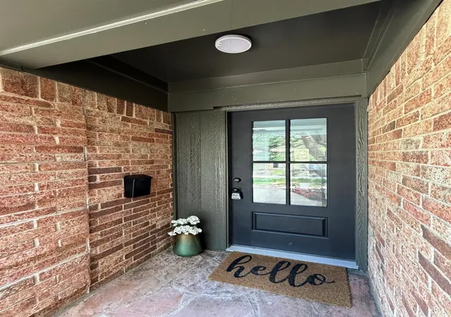 Photo 4 of Single family home for sale at 3609 Country Club Rd, Arlington, TX 76013 | MLS# 21328127 | Listing updated on 2026-08-23