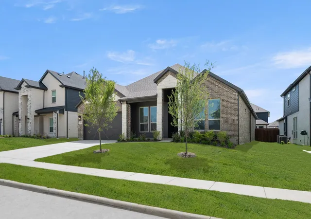 Photo 3 of Sale Pending at 2116 Birdwatch Ct, Mansfield, TX 76063 | MLS# 21328728 | Listing updated on 2026-08-28