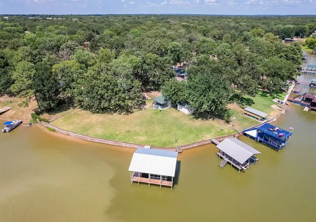 Photo 2 of Manufactured home for sale at 182 Indian Gap Rd, Mabank, TX 75156 | MLS# 21328208 | Listing updated on 2026-08-20