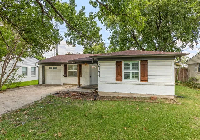 Photo 3 of Single family home for sale at 2111 El Capitan Dr, Dallas, TX 75228 | MLS# 21314250 | Listing updated on 2026-08-22