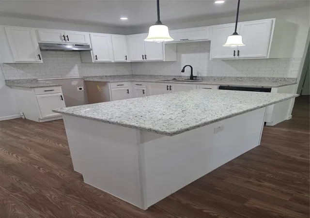 Photo 2 of Single family home for sale at 205 S Line St, Weatherford, TX 76086 | MLS# 21328676 | Listing updated on 2026-09-30