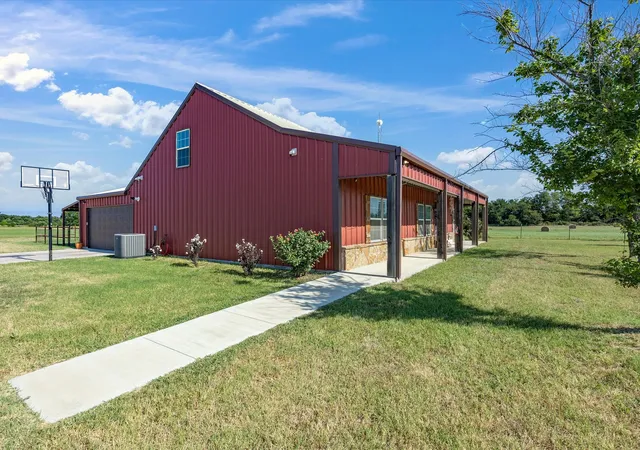 Photo 4 of House for sale at 716 County Road 3241, Paradise, TX 76073 | MLS# 21326646 | Listing updated on 2026-08-22