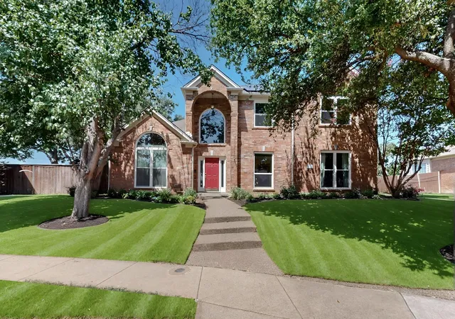 Photo 2 of Single family home for sale at 2221 Everglade Ct, Carrollton, TX 75006 | MLS# 21328763 | Listing updated on 2026-08-22