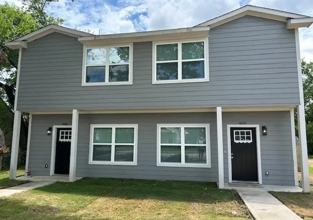 Photo 3 of Multi family home for sale at 406 E Bonham St, Whitewright, TX 75491 | MLS# 21328817 | Listing updated on 2026-07-12