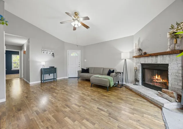 Photo 4 of Single family home for sale at 25 Brewster Ct, Allen, TX 75002 | MLS# 21328824 | Listing updated on 2026-08-21