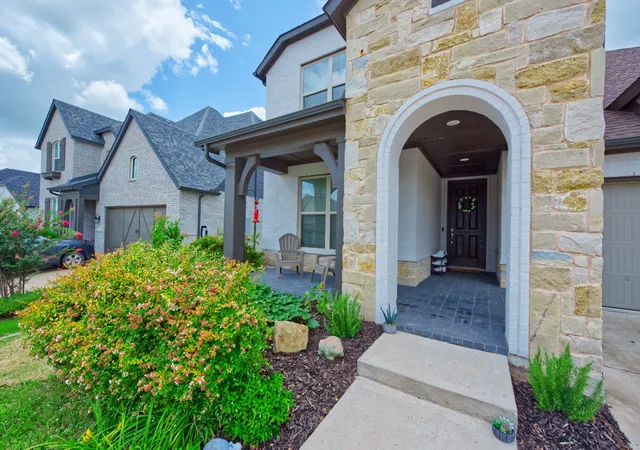 Photo 2 of Single family home for sale at 1717 Mcdougall Crk, Van Alstyne, TX 75495 | MLS# 21328835 | Listing updated on 2026-08-23