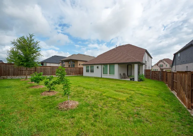 Photo 3 of Single family home for sale at 1717 Mcdougall Crk, Van Alstyne, TX 75495 | MLS# 21328835 | Listing updated on 2026-08-23