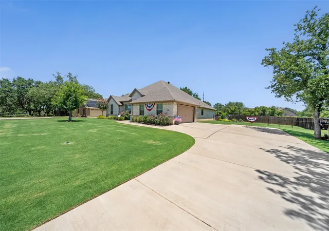 Photo 3 of Single family home for sale at 4706 W Wedgefield Rd, Granbury, TX 76049 | MLS# 21328833 | Listing updated on 2026-07-25