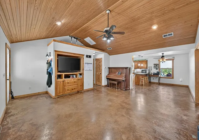 Photo 4 of Single family home for sale at 901 Marion Rd, Venus, TX 76084 | MLS# 21313253 | Listing updated on 2026-08-08