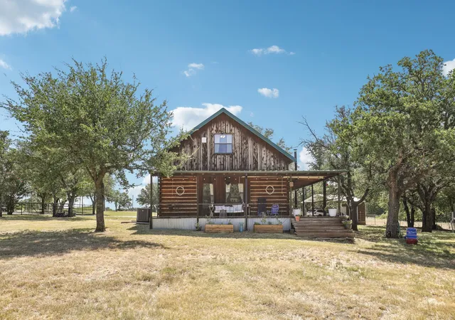 Photo 1 of Single family home for sale at 194 County Road 3825, Bridgeport, TX 76426 | MLS# 21328901 | Listing updated on 2026-07-14