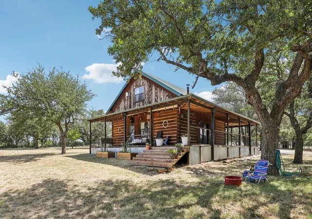 Photo 2 of Single family home for sale at 194 County Road 3825, Bridgeport, TX 76426 | MLS# 21328901 | Listing updated on 2026-07-14