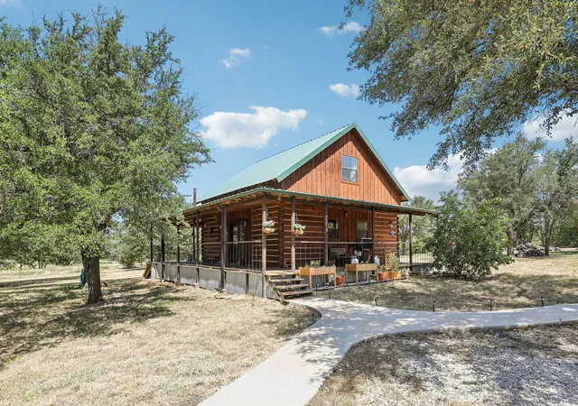 Photo 4 of Single family home for sale at 194 County Road 3825, Bridgeport, TX 76426 | MLS# 21328901 | Listing updated on 2026-07-14