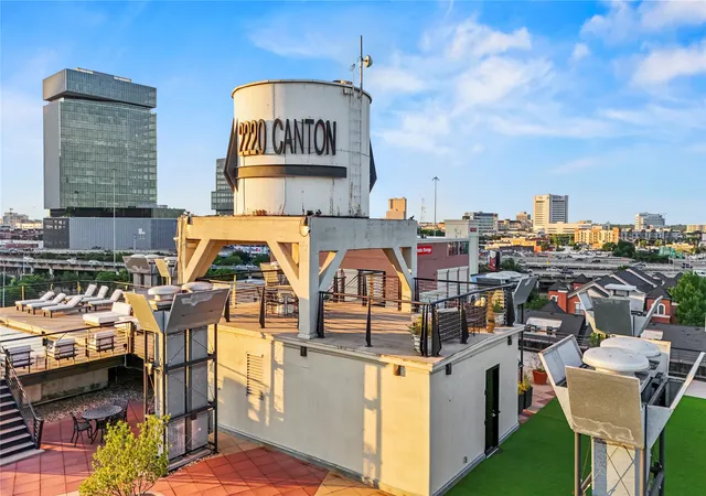 Photo 2 of Sale Pending at 2220 Canton St #507, Dallas, TX 75201 | MLS# 21328920 | Listing updated on 2026-08-26