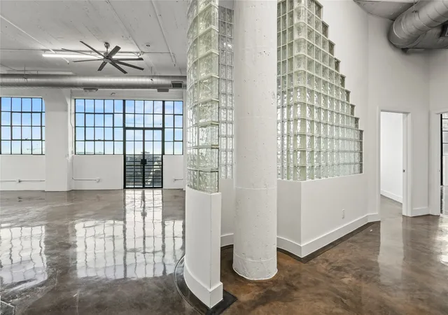 Photo 3 of Sale Pending at 2220 Canton St #507, Dallas, TX 75201 | MLS# 21328920 | Listing updated on 2026-08-26
