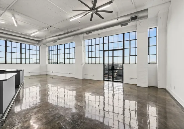 Photo 3 of Sale Pending at 2220 Canton St #507, Dallas, TX 75201 | MLS# 21328920 | Listing updated on 2026-08-26
