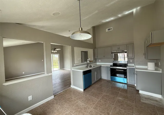 Photo 2 of Single family home for sale at 449 Jones St, Cedar Hill, TX 75104 | MLS# 21271719 | Listing updated on 2026-08-27