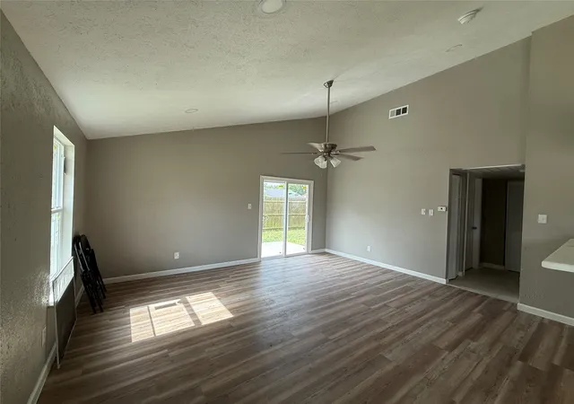 Photo 3 of Single family home for sale at 449 Jones St, Cedar Hill, TX 75104 | MLS# 21271719 | Listing updated on 2026-08-27