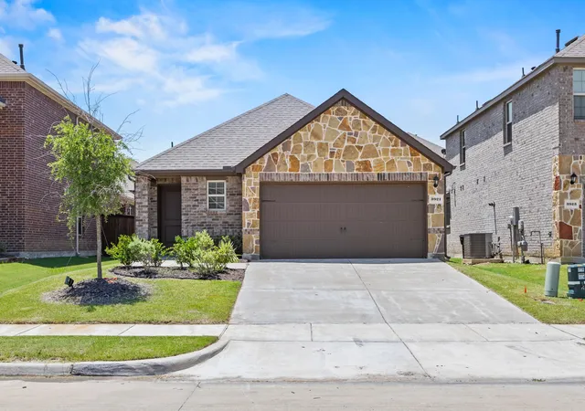 Photo 1 of Single family home for sale at 3921 Oak Creek Cir, Denison, TX 75020 | MLS# 21325523 | Listing updated on 2026-10-06