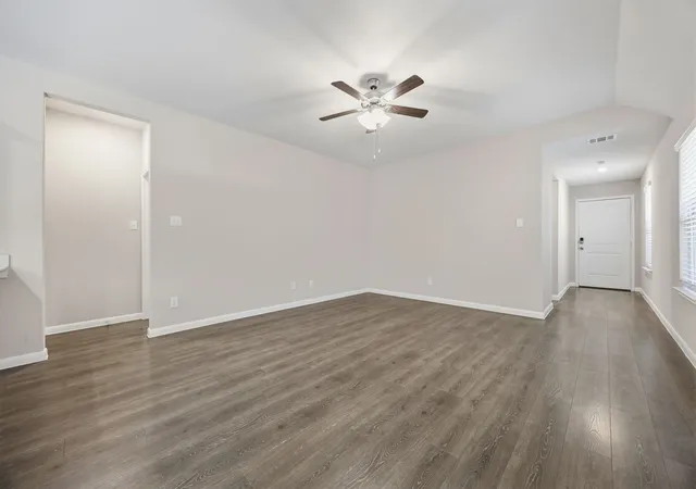 Photo 2 of Single family home for sale at 3921 Oak Creek Cir, Denison, TX 75020 | MLS# 21325523 | Listing updated on 2026-10-06
