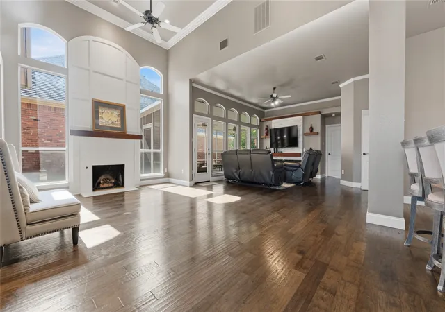 2nd image of 1012 Murl Dr, Irving, TX 75062 | MLS# 21325776