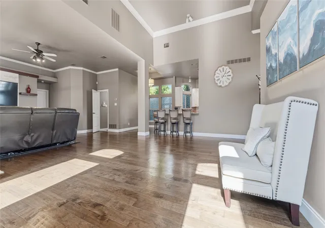 5th image of 1012 Murl Dr, Irving, TX 75062 | MLS# 21325776