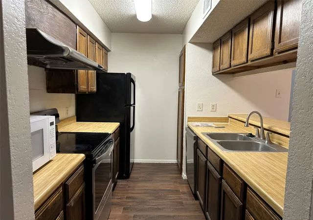 Photo 3 of Condo for sale at 9615 Walnut St #3205, Dallas, TX 75243 | MLS# 21328413 | Listing updated on 2026-07-13
