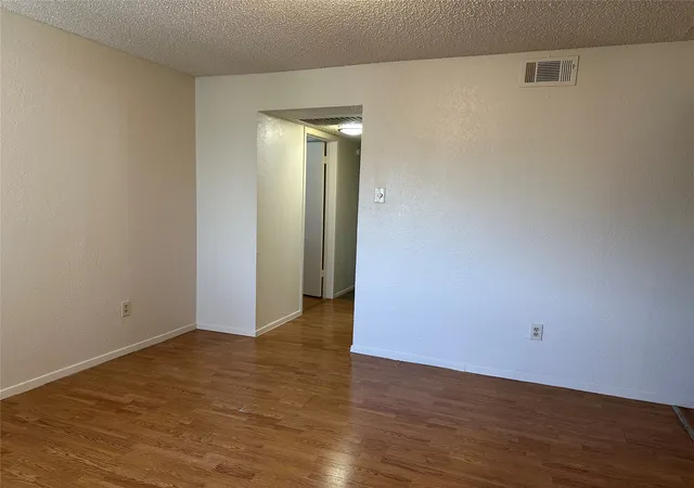 Photo 4 of Condo for sale at 9615 Walnut St #3205, Dallas, TX 75243 | MLS# 21328413 | Listing updated on 2026-07-13