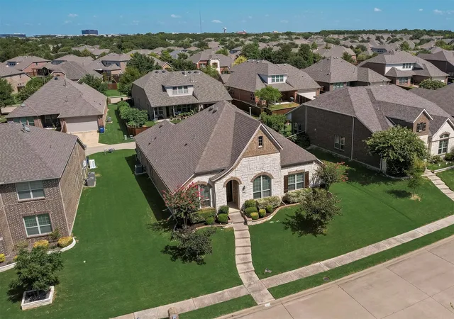 Photo 3 of Sale Pending at 1044 Enchanted Rock Dr, Allen, TX 75013 | MLS# 21328785 | Listing updated on 2026-08-03