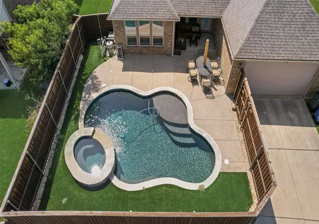 Photo 3 of Sale Pending at 1044 Enchanted Rock Dr, Allen, TX 75013 | MLS# 21328785 | Listing updated on 2026-08-03