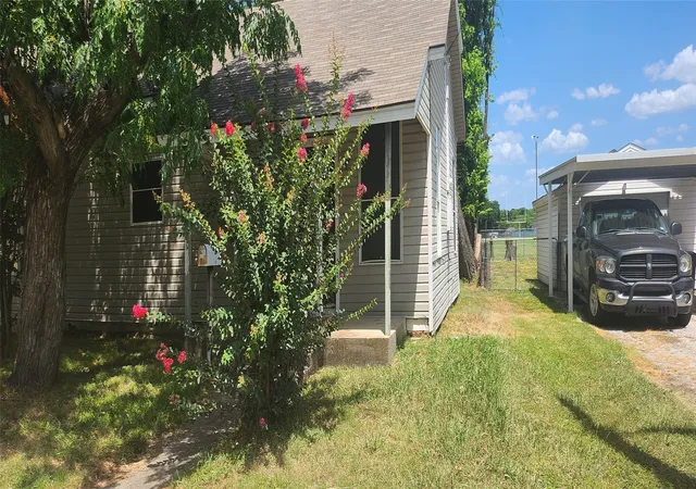 Photo 4 of Sale Pending at 824 Carver St, Mesquite, TX 75149 | MLS# 21328990 | Listing updated on 2026-07-18