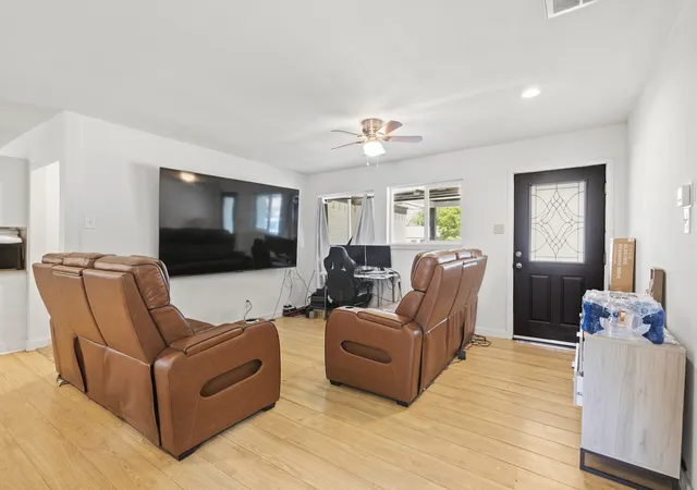 Photo 3 of Single family home for sale at 1706 Summit St, Mesquite, TX 75149 | MLS# 21329027 | Listing updated on 2026-08-22