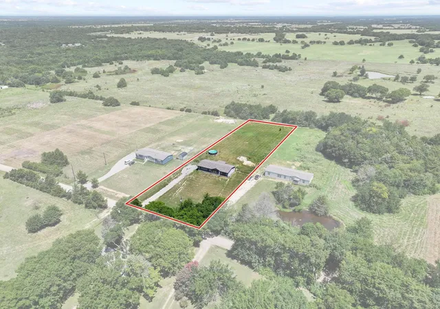 Photo 3 of Manufactured home for sale at 1235 County Road 1400, Ravenna, TX 75476 | MLS# 21323877 | Listing updated on 2026-08-22